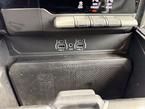 Used 2025 RAM 1500 Laramie AWD/4WD image 27