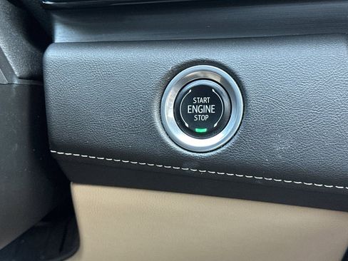 Used 2024 Cadillac Escalade Premium Luxury RWD image 32