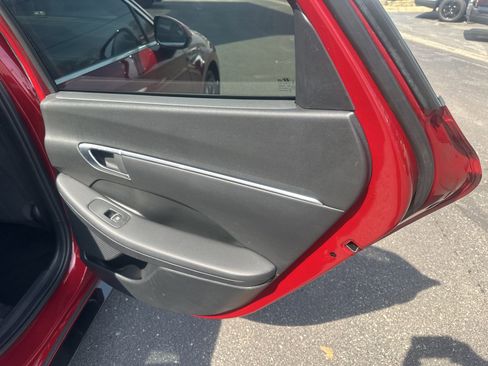 Used 2025 Hyundai Sonata SEL FWD image 12