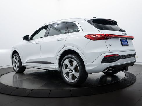 New 2025 Audi Q5 Prestige image 5