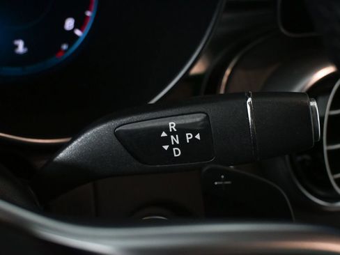 Used 2022 Mercedes-Benz GLC 300 4MATIC image 16