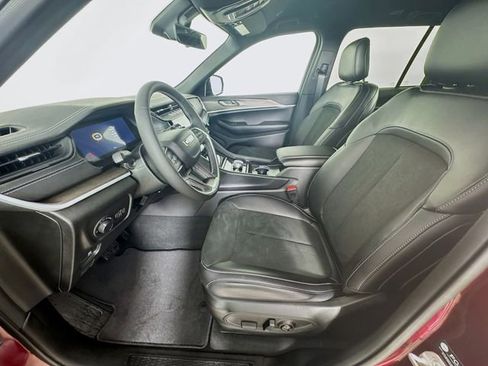 New 2026 Jeep Grand Cherokee Altitude AWD/4WD image 24