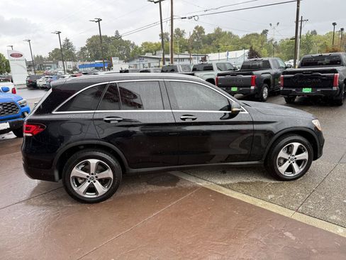 Used 2022 Mercedes-Benz GLC 300 4MATIC image 7