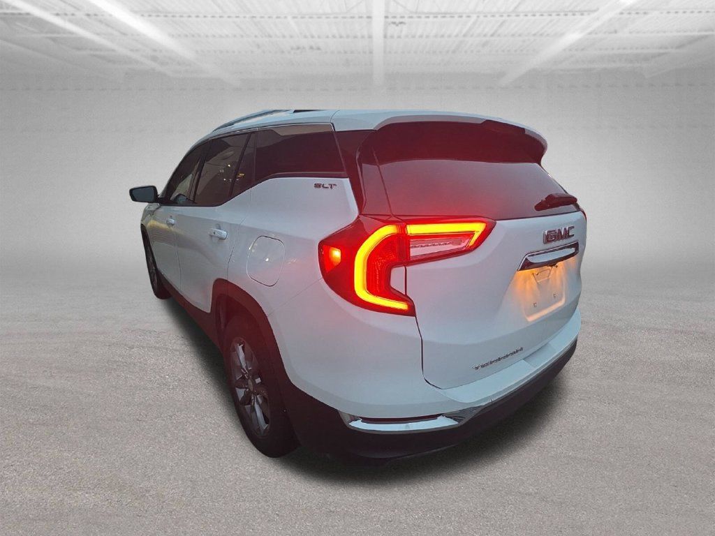 Used 2024 GMC Terrain SLT FWD image 4