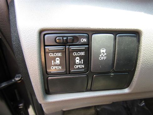 Used 2016 Honda Odyssey SE image 14