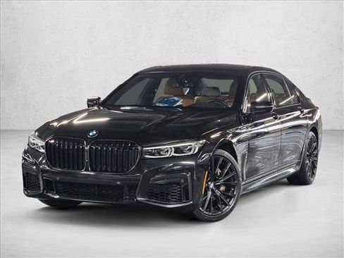 Used 2022 BMW 740i w/ M Sport Package image 1