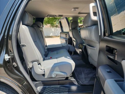 Used 2013 Toyota Sequoia SR5 w/ Premium Pkg RWD image 38