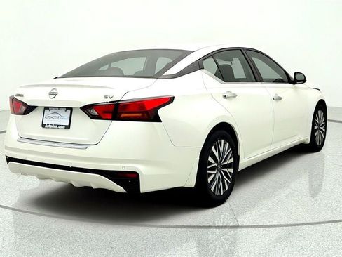 Used 2023 Nissan Altima 2.5 SV FWD image 5
