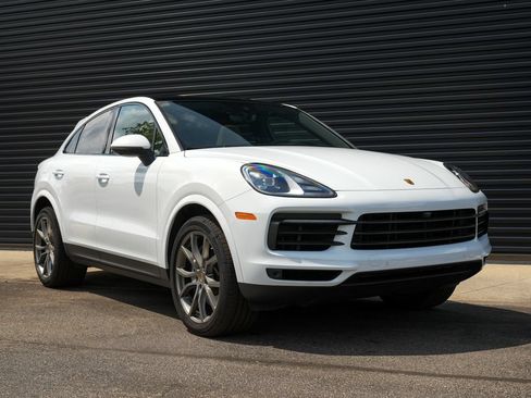 Certified 2022 Porsche Cayenne Coupe AWD/4WD image 39