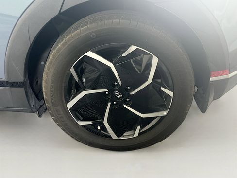 Used 2024 Hyundai Ioniq 5 SEL image 11