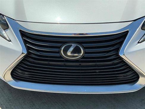 Used 2016 Lexus ES 350 w/ Luxury Package w/Wood Trim FWD image 12