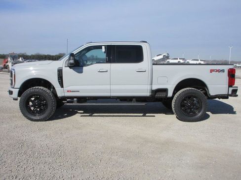 New 2026 Ford F250 Platinum image 9
