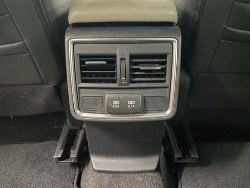 Used 2023 Subaru Forester Premium AWD/4WD image 33