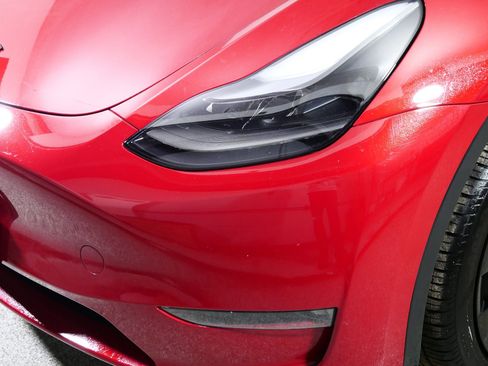 Used 2023 Tesla Model Y Long Range image 16