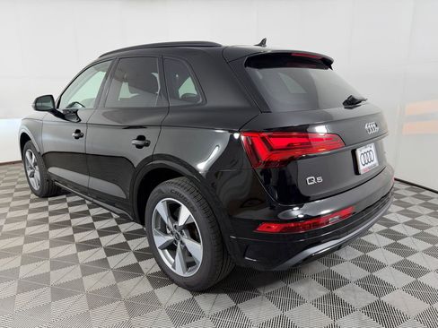 Certified 2025 Audi Q5 2.0T Premium w/ Convenience Plus Package AWD/4WD image 3