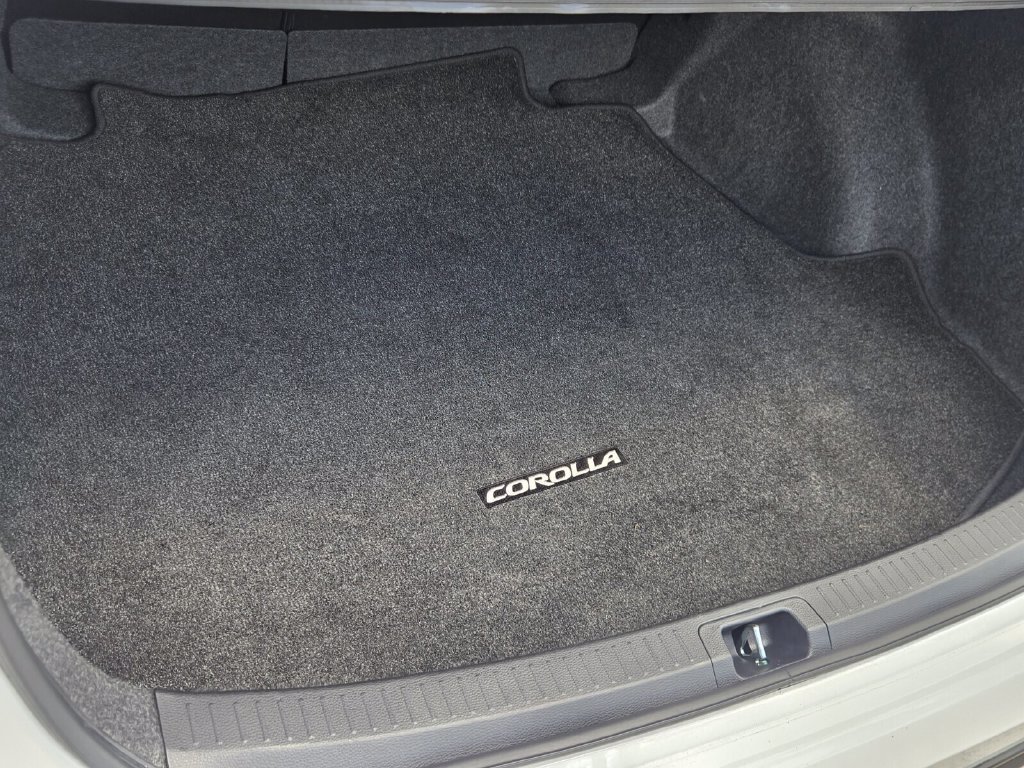 Used 2025 Toyota Corolla SE FWD image 15