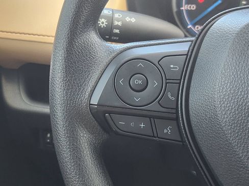 Used 2025 Toyota RAV4 LE AWD/4WD image 31