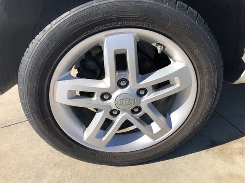 Used 2010 Kia Soul + image 21