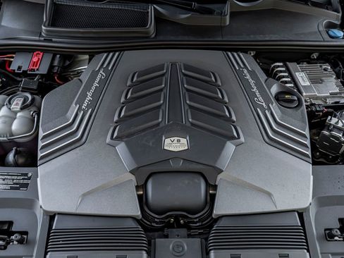 Used 2024 Lamborghini Urus S AWD/4WD image 30