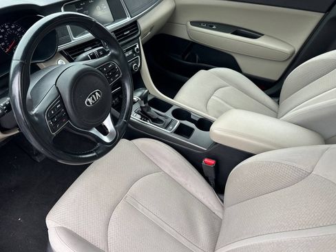 Used 2017 Kia Optima Premium w/ Hybrid Convenience Package FWD image 10