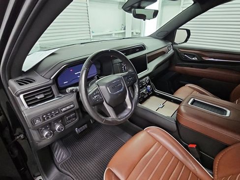 Used 2023 GMC Yukon XL Denali Ultimate AWD/4WD image 12