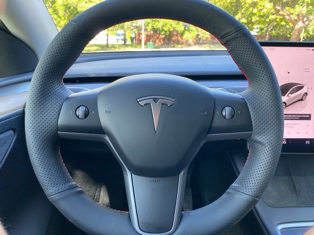 Used 2023 Tesla Model Y Long Range AWD/4WD image 24