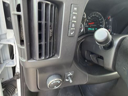 Used 2025 GMC Savana 3500 LT w/ LT Preferred Equipment Group RWD image 24