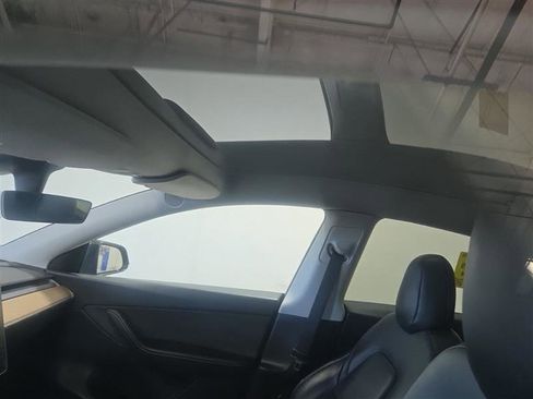 Used 2020 Tesla Model Y Performance image 5