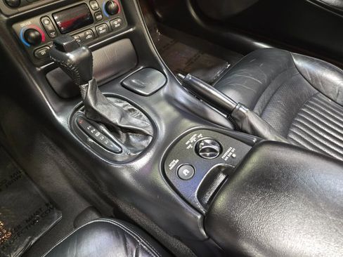 Used 2001 Chevrolet Corvette Convertible w/ Preferred Equipment Group2 image 16