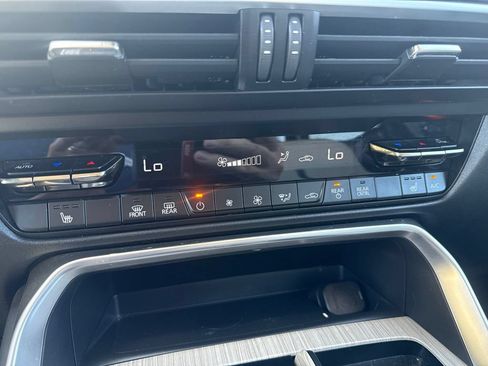 Used 2025 MAZDA CX-90 Plug-In Hybrid w/ Preferred AWD/4WD image 19
