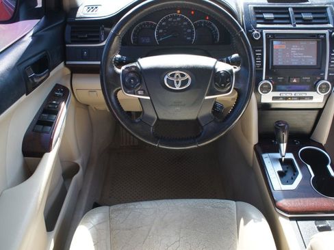 Used 2012 Toyota Camry XLE w/ Leather Pkg image 5