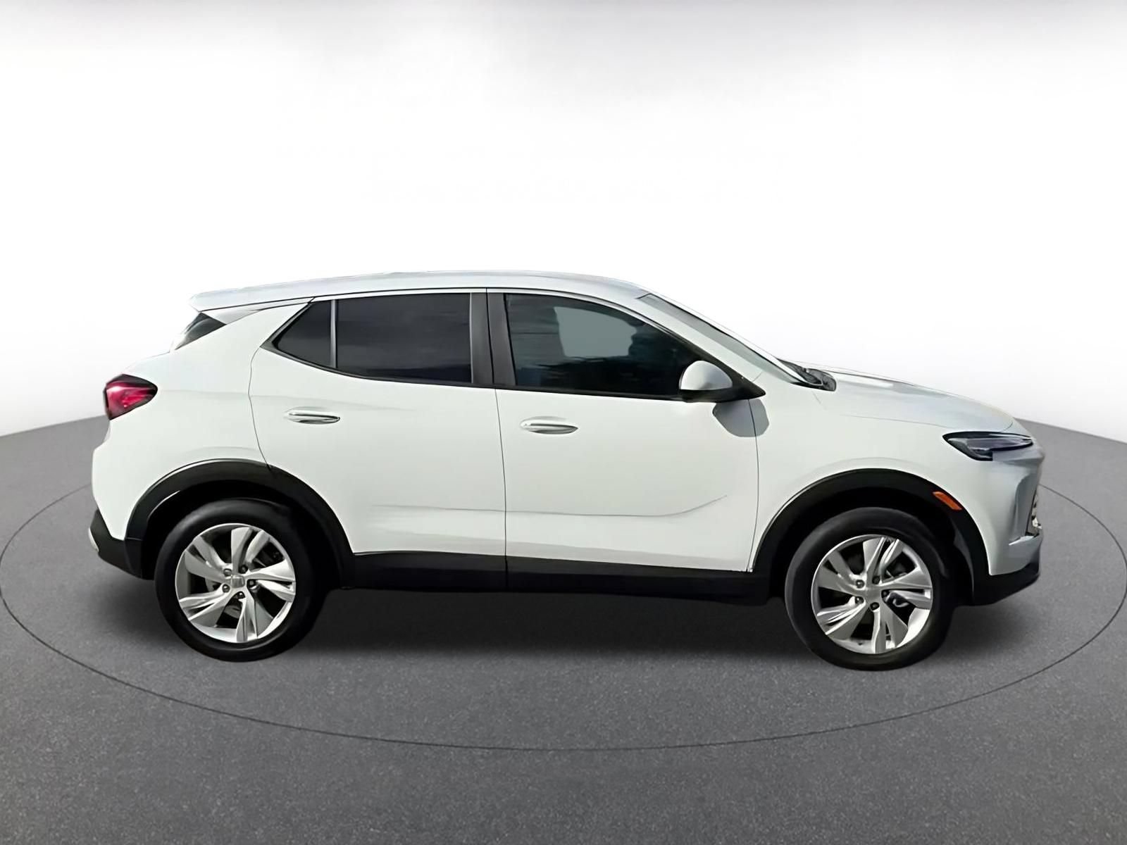 Used 2025 Buick Encore GX Preferred AWD/4WD image 15