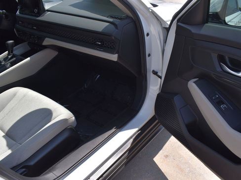 Used 2024 Honda Accord EX image 15