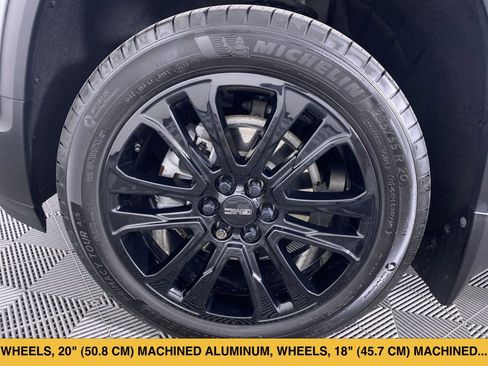Certified 2023 GMC Acadia SLE w/ Driver Convenience Package FWD image 17