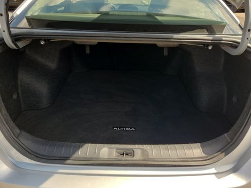 Used 2024 Nissan Altima 2.5 SR FWD image 27