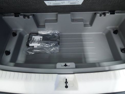 Used 2025 GMC Acadia Denali w/ Super Cruise Package FWD image 32