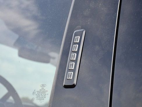 Used 2018 Ford F150 XLT w/ Equipment Group 302A Luxury AWD/4WD image 12