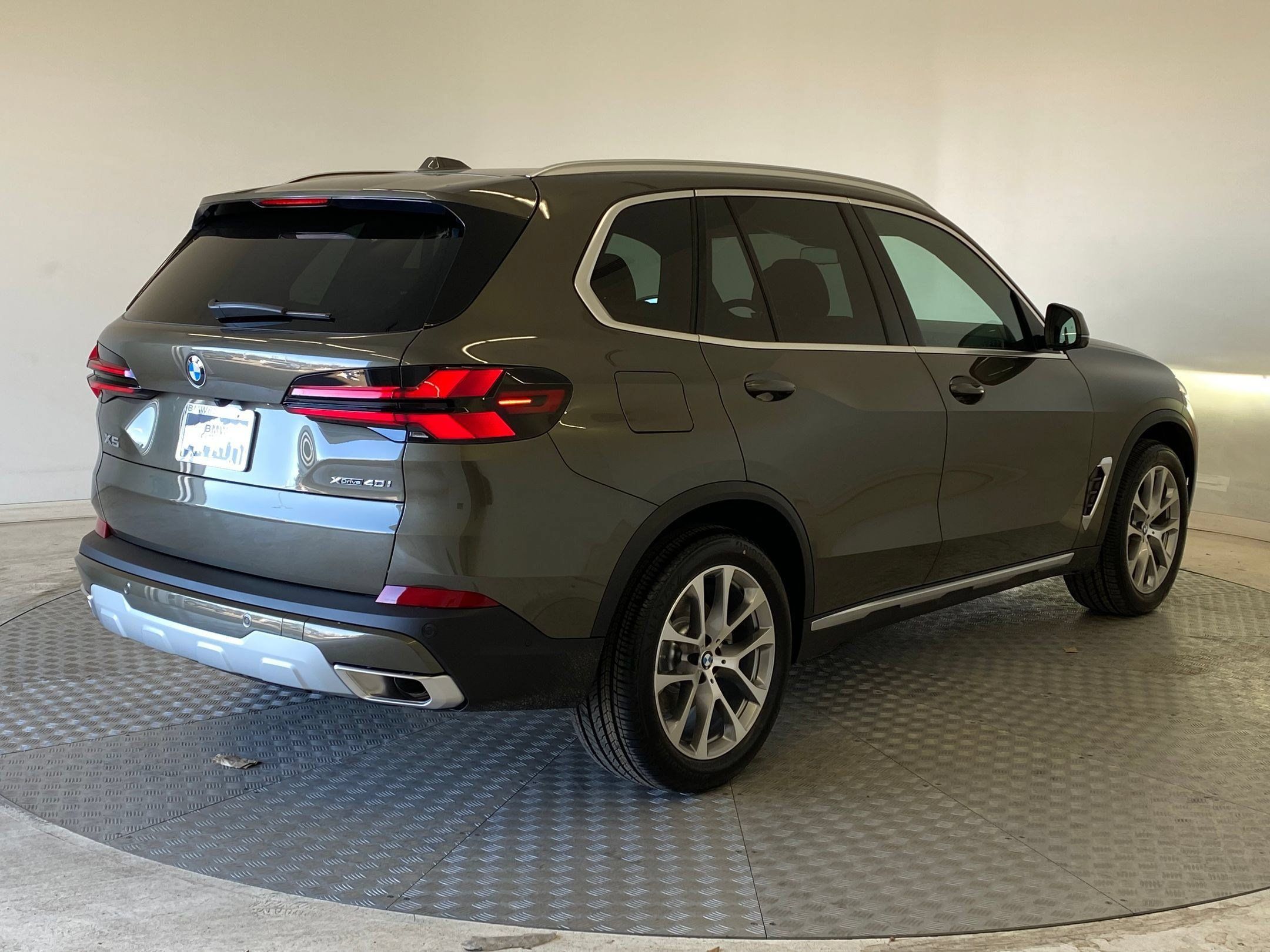 Used 2026 BMW X5 xDrive40i w/ Climate Comfort Package AWD/4WD image 9