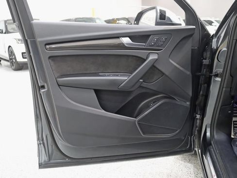 Used 2024 Audi SQ5 Premium w/ 21" Wheel Package AWD/4WD image 30