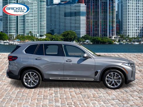 Used 2025 BMW X5 xDrive40i w/ Climate Comfort Package AWD/4WD image 4
