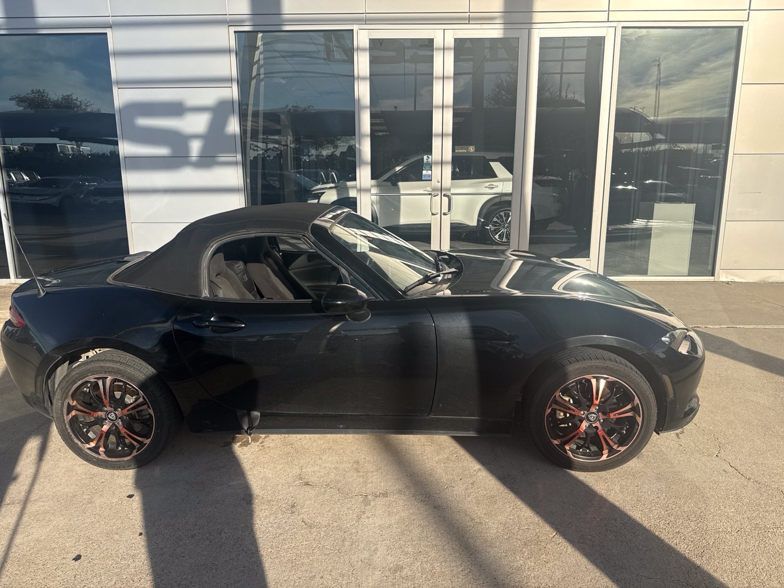 Used 2021 MAZDA MX-5 Miata Sport RWD image 3