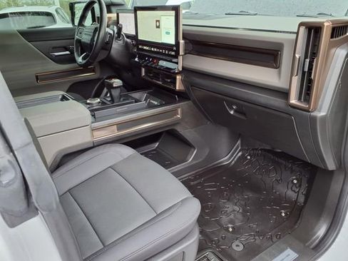 Used 2025 GMC Hummer EV 2X image 16