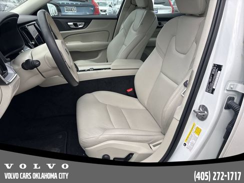 Certified 2025 Volvo S60 B5 Core image 8