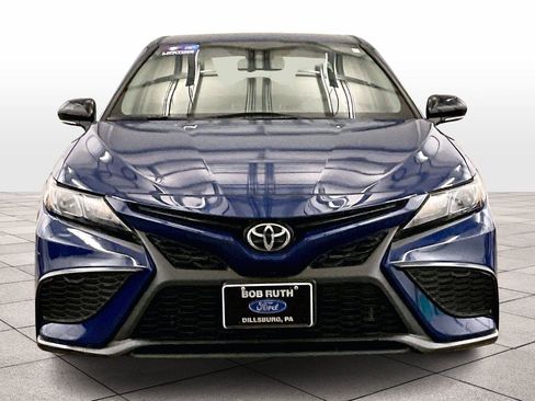 Used 2023 Toyota Camry SE image 3