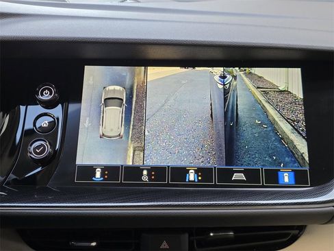 Used 2022 Buick Envision Essence w/ Technology Package I image 21