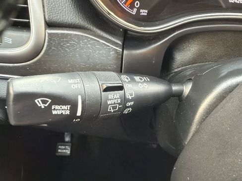 Used 2018 Jeep Grand Cherokee Limited AWD/4WD image 13