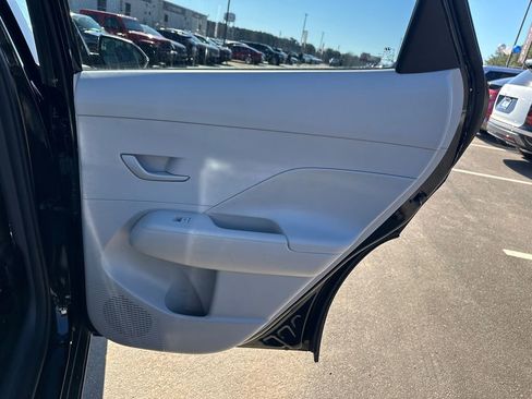 Used 2025 Hyundai Kona SEL image 16