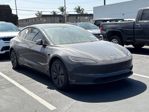 Used 2025 Tesla Model 3 Long Range RWD image 2