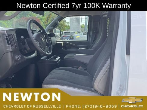 Used 2024 Chevrolet Express 2500 w/ Driver Convenience Package RWD image 4