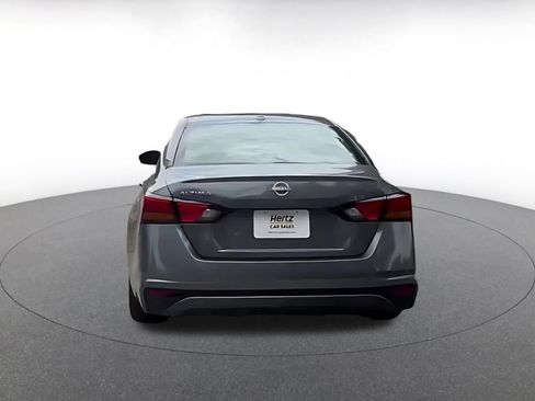Used 2025 Nissan Altima 2.5 SV FWD image 12